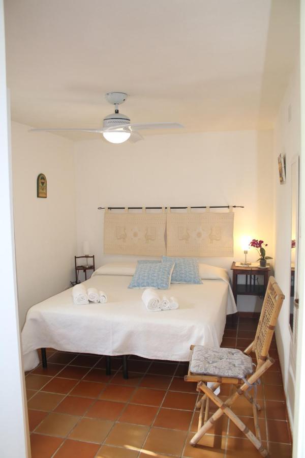 B&B Sa Serra Стинтино Экстерьер фото