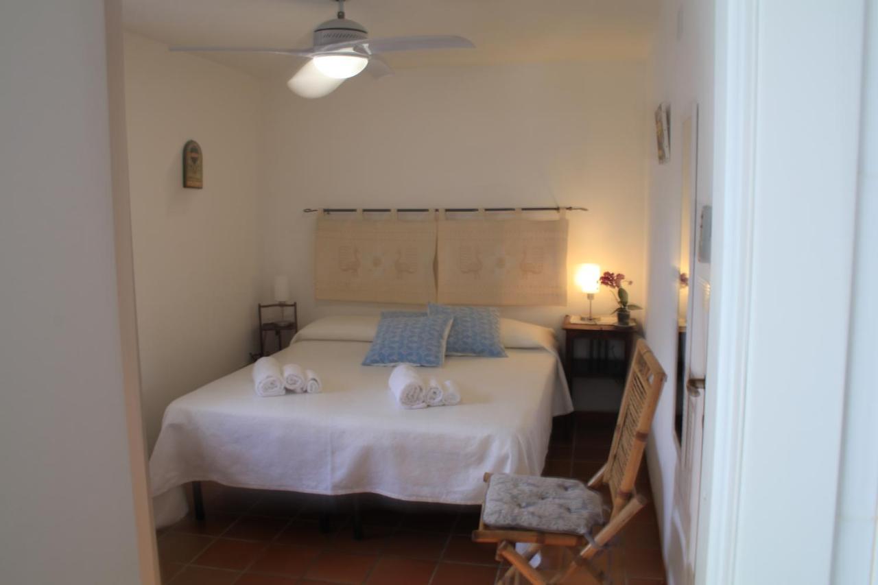B&B Sa Serra Стинтино Экстерьер фото